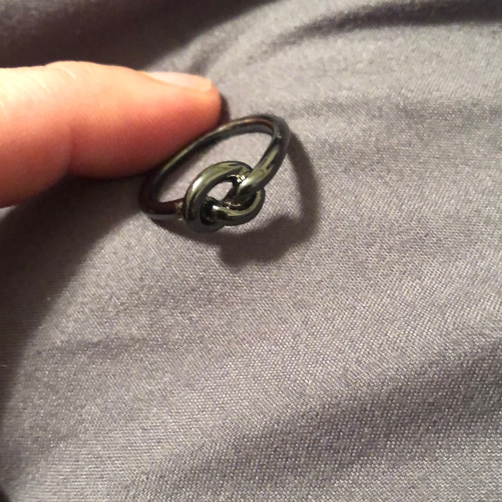 Knot style ring
